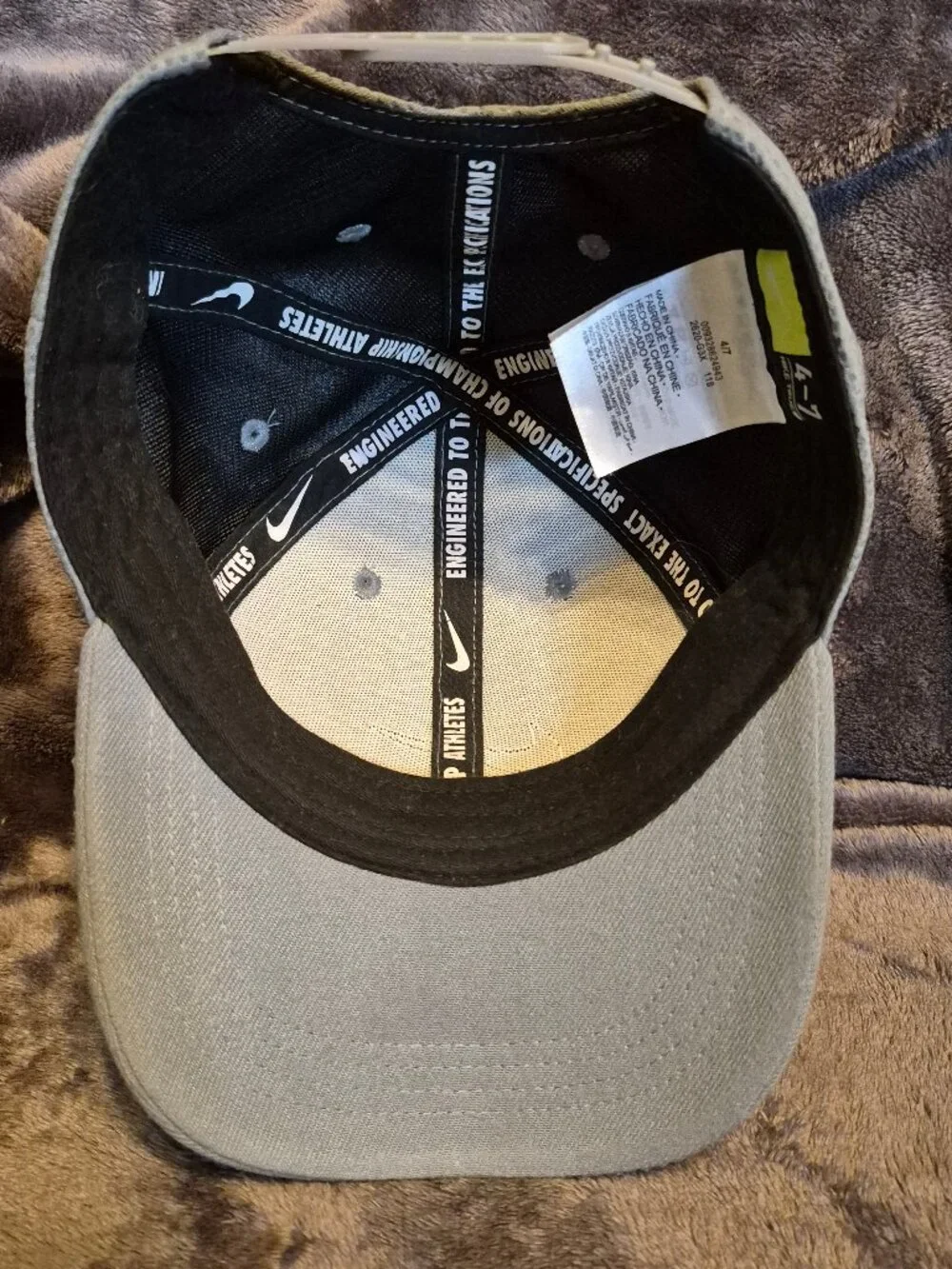 Nike Boys Baseball Cap Mesh Adjustable Gray Geometric Pattern Size 4-7